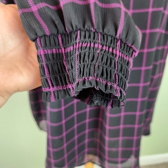 Torrid Blouse sz 1 Crinkle Chiffon Smocked Neck Blouse plus size - Picture 10 of 10